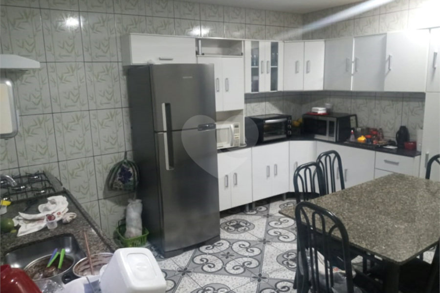 Sobrado à venda com 3 quartos no Brasilândia, São Paulo, SP