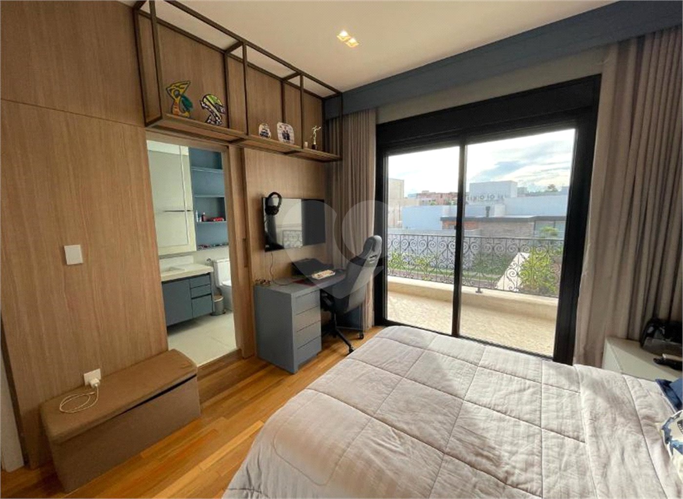 Casa à venda com 4 suítes no condomínio Quinta das Laranjeiras, Araraquara - SP