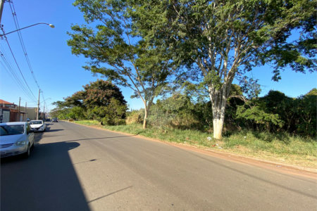 Área de terra para venda no Jardim Embaré,