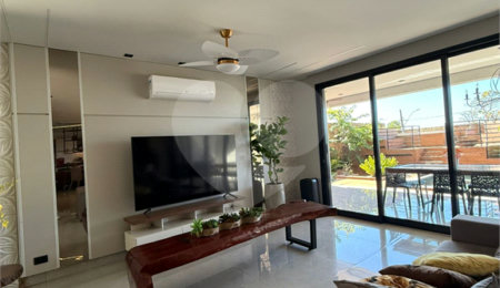 Casa à venda com 5 quartos, sendo 4 suítes,  em Village do Lago, Três Lagoas, MS