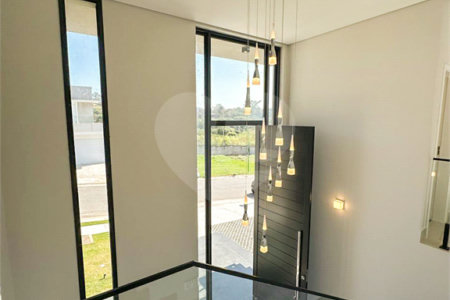 Casa à venda com 3 quartos, sendo 1 suíte, no condomínio Residencial Mont'alcino, Valinhos - SP