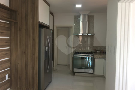Apartamento à venda com 3 suítes em Vila Suzana, São Paulo, SP