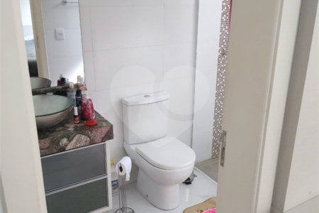 Casa à venda com 3 suítes no condomínio Estância Marambaia, Vinhedo - SP