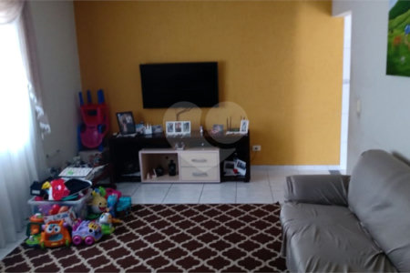 Casa à venda com 4 quartos, sendo 2 suítes,  em Jardim Terezópolis, Guarulhos, SP