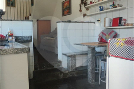 Casa à venda com 4 quartos, sendo 1 suíte, em Jardim do Estádio, Itu, SP