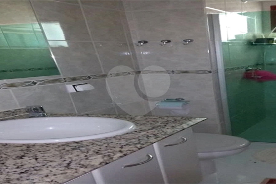 Casa à venda com 3 quartos, sendo 1 suíte, no condomínio Horto Residence, São Paulo - SP
