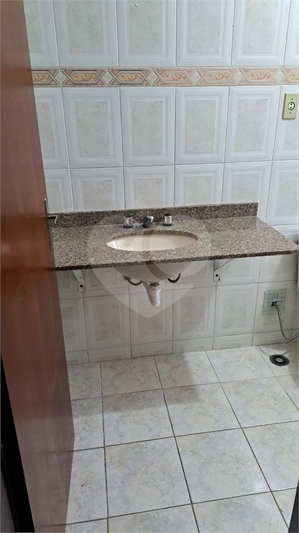 Sobrado à venda com 3 quartos, sendo 1 suíte, em Vila Suissa, Mogi das Cruzes, SP