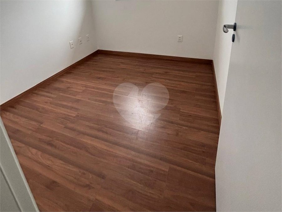 Casa à venda ou para alugar com 3 quartos, sendo 1 suíte,  no condomínio Residencial Villa Flora, Votorantim - SP