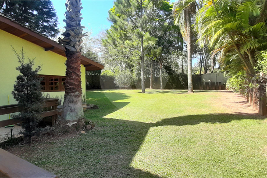 Casa à venda com 4 quartos, sendo 3 suítes, no condomínio Sausalito, Mairiporã - SP