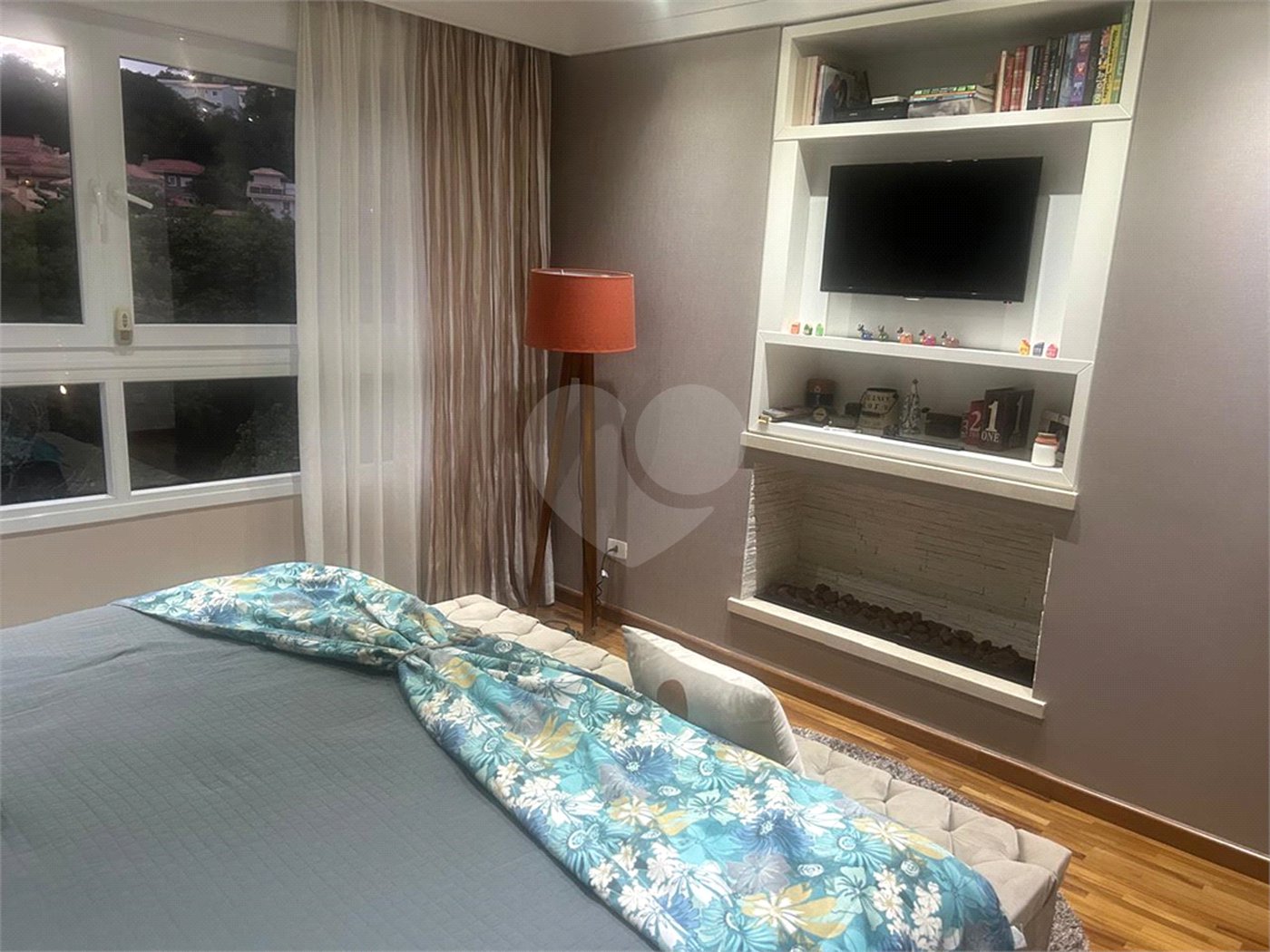 Casa à venda com 4 quartos, sendo 3 suítes,  no condomínio Itatinga 1, São Paulo - SP