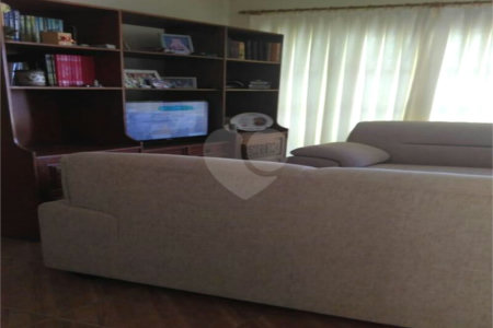 Casa à venda com 4 quartos, sendo 2 suítes, em Loteamento Jardim Parque das Palmeiras, Serra Negra, SP