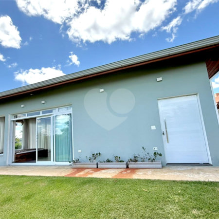 Casa à venda com 2 suítes em Loteamento de Chácaras Arumã, Sarapuí, SP