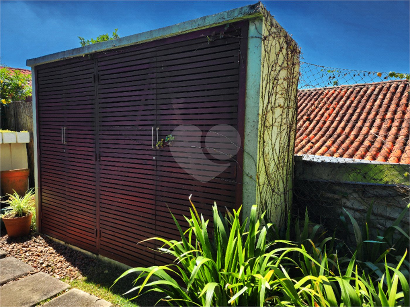 Casa à venda com 4 quartos, sendo 2 suítes,  no condomínio Vila Nova de Gaia, São Paulo - SP