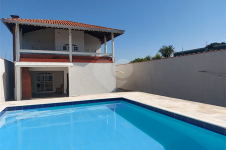 Sobrado à venda ou para alugar com 4 suítes em Balneário Arpoador, Peruíbe, SP