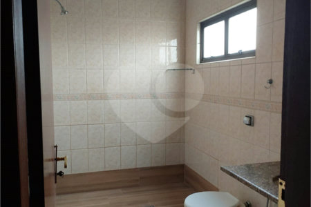 Sobrado à venda com 3 quartos, sendo 1 suíte,  em Jardim Regina, Indaiatuba, SP