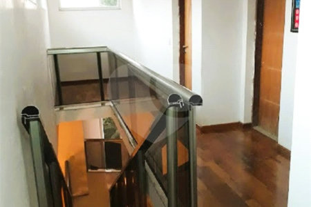 Sobrado à venda com 5 quartos, sendo 3 suítes, em Campos de Atibaia, Atibaia, SP