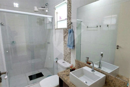 Sobrado à venda com 3 suítes em Parada Inglesa, São Paulo, SP