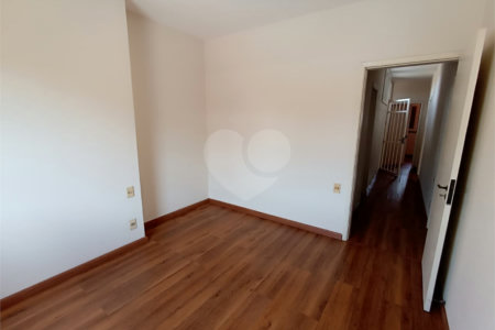 Casa para alugar com 4 quartos, sendo 1 suíte, no Centro, Itapetininga, SP