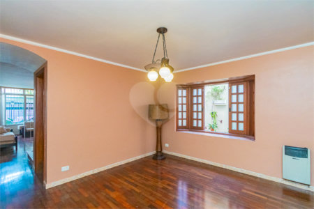Sobrado à venda com 3 quartos, sendo 1 suíte, em Jardim Prudência, São Paulo, SP