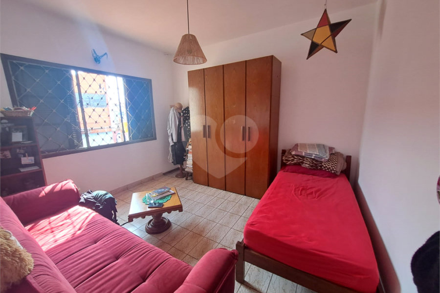 Sobrado à venda com 3 quartos em Vila Sabrina, São Paulo, SP