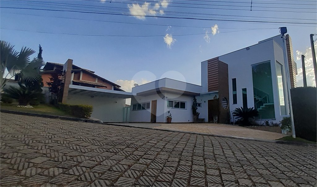 Casa em condomínio à venda ou para alugar com 5 quartos, sendo 3 suítes,  no Centro, Bom Jesus dos Perdões, SP