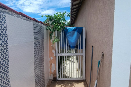 Casa à venda com 3 quartos, sendo 1 suíte, em Caminho de Búzios, Cabo Frio, RJ