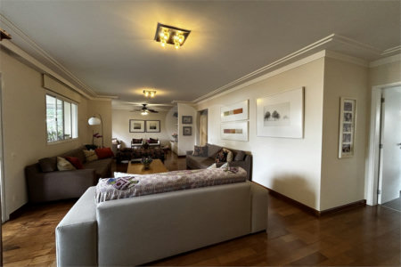 Apartamento para alugar com 3 suítes em Vila Romana, São Paulo, SP