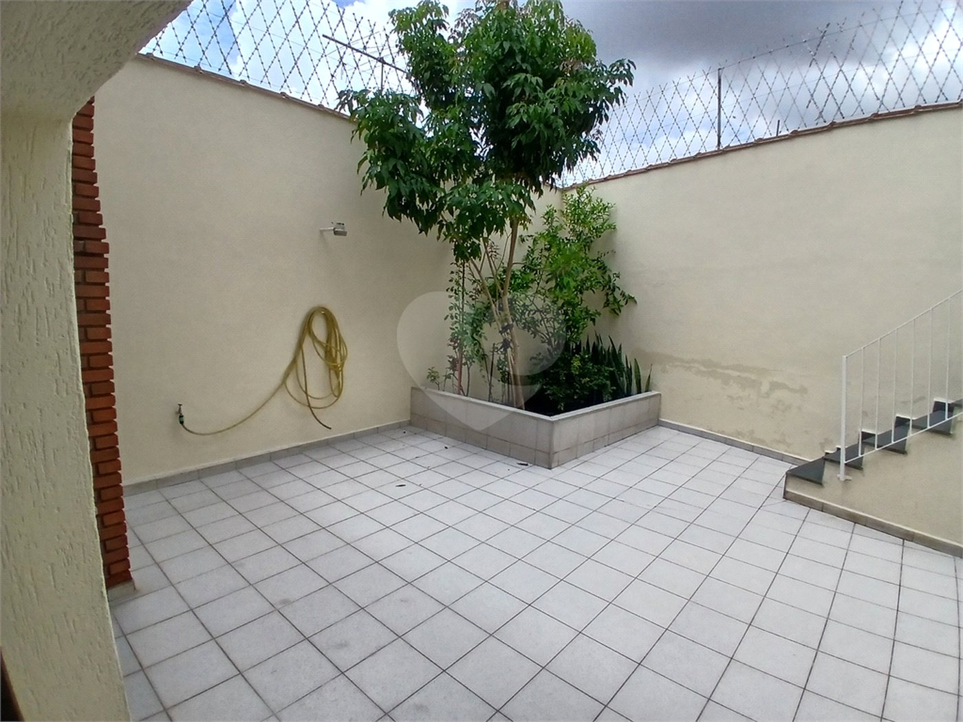 Sobrado à venda com 3 quartos, sendo 1 suíte, em Parque Rodrigues Alves, São Paulo, SP