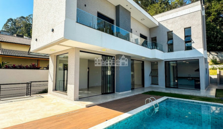 Casa à venda com 3 quartos, sendo 3 suítes, no Condomínio Quintas da Boa Vista, Atibaia - SP