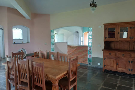 Casa à venda com 3 quartos, sendo 1 suíte, em Alpes D'ouro, Bom Jesus dos Perdões, SP