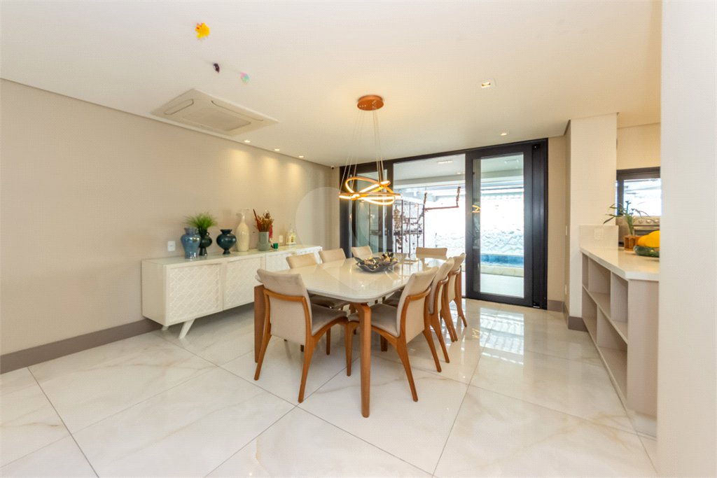Casa à venda com 3 suítes no condomínio Reserva 8, São Paulo - SP