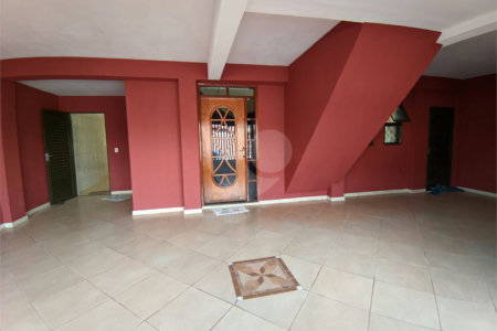 Casa à venda com 4 quartos, sendo 1 suíte, em Valentina Figueiredo, Ribeirão Preto, SP