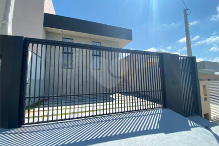 Casa à venda com 3 quartos, sendo 1 suíte, no condomínio Residencial Santa Martha, Bom Jesus dos Perdões - SP