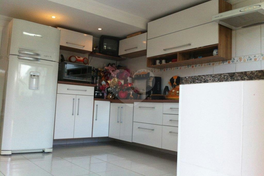 Sobrado à venda com 3 quartos, sendo 1 suíte, em Vila Guilherme, São Paulo, SP