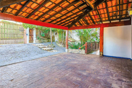 Sobrado à venda com 3 quartos, sendo 1 suíte,  em Jardim Leonor, São Paulo, SP