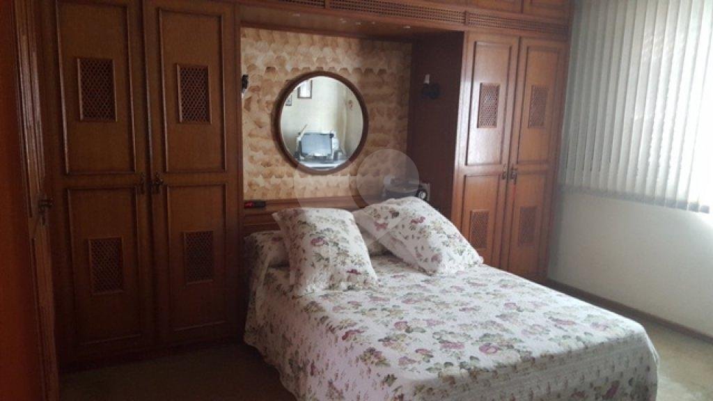 Sobrado à venda com 4 quartos, sendo 1 suíte, em Tremembé, São Paulo, SP
