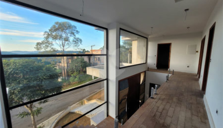 Casa à venda com 6 quartos, sendo 4 suítes,  no condomínio Suíça da Cantareira, Mairiporã - SP