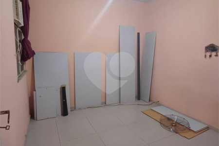 Casa à venda com 3 quartos, sendo 1 suíte, em Senador Camará, Rio de Janeiro, RJ