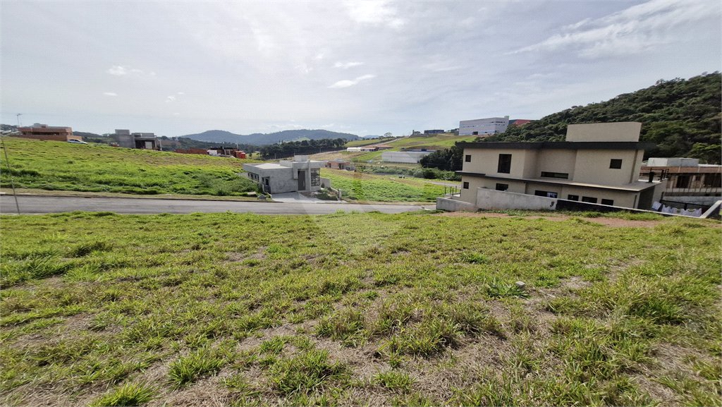 Terreno à venda no condomínio Portal Lamis I, Atibaia - SP