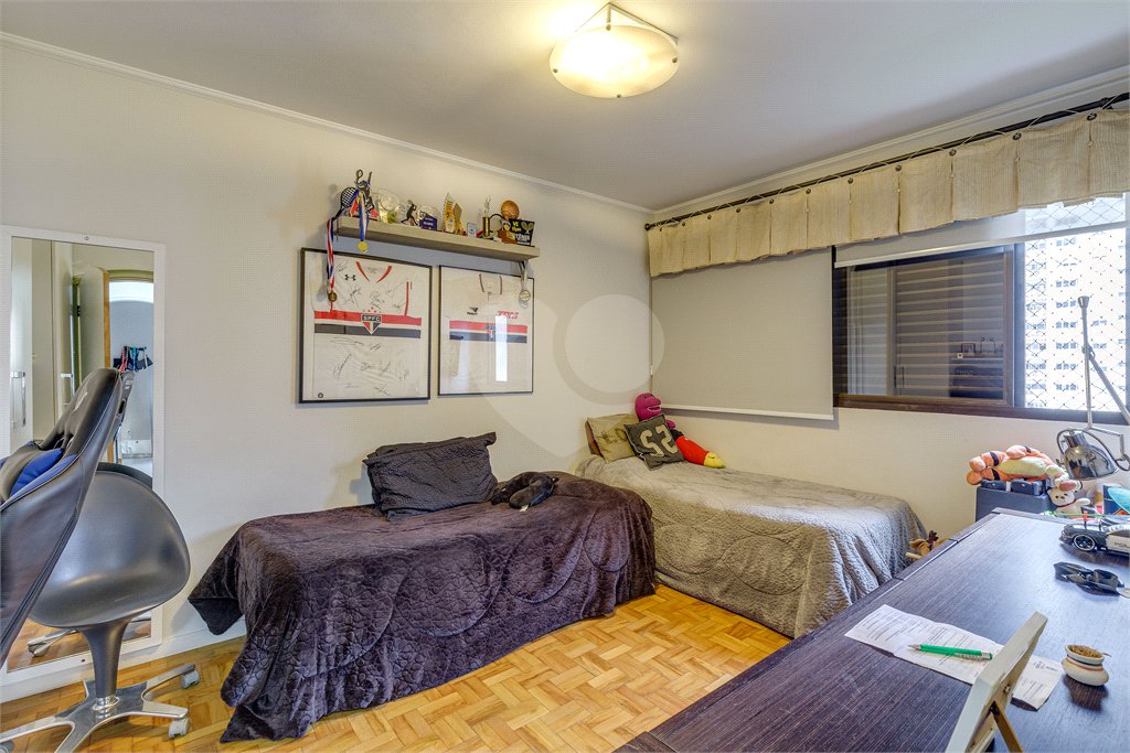Apartamento à venda com 4 quartos, sendo 2 suítes, em Campo Belo, São Paulo, SP