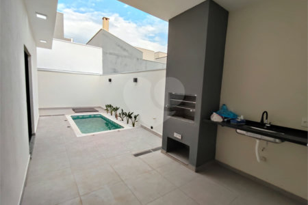 Casa à venda com 3 quartos, sendo 1 suíte, no condomínio Lago dos Ipês, Itapetininga - SP