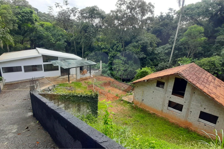Casa à venda com 1 suíte no condomínio Associação Reserva das Hortênsias, Mairiporã - SP