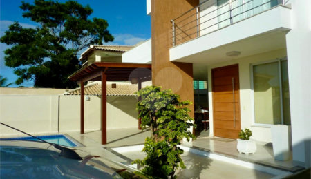 Casa à venda com 3 quartos, sendo 1 suíte, em Outerio da Glória, Porto Seguro, BA