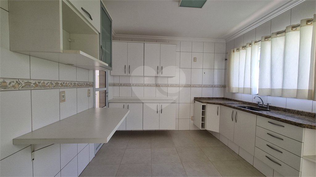 Casa à venda ou para alugar com 3 quartos, sendo 1 suíte,  no condomínio Residencial Villa dos Inglezes, Sorocaba - SP