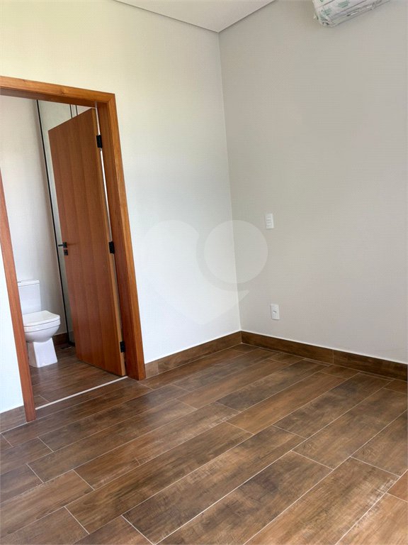 Casa à venda com 4 suítes no condomínio Portal dos Bandeirantes, Salto - SP