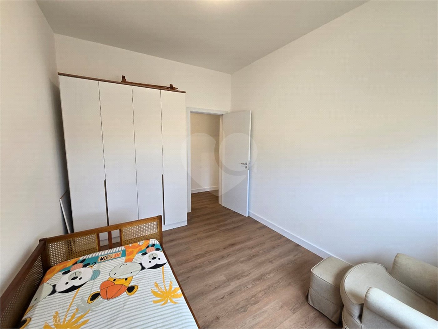 Casa à venda com 3 quartos, sendo 1 suíte,  no condomínio Golden Ville, Itapetininga - SP