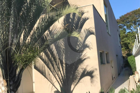 Casa à venda com 5 quartos, sendo 3 suítes, em Loteamento Jardim Morumbi, Atibaia, SP