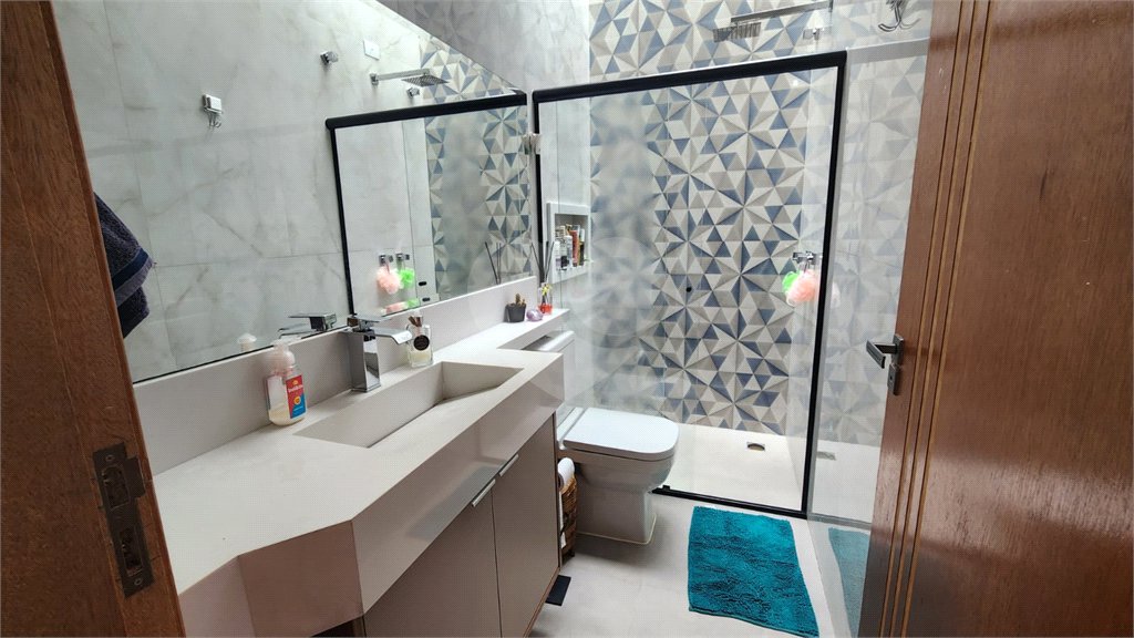 Casa à venda com 3 quartos, sendo 1 suíte, no condomínio Horto Florestal Villagio, Sorocaba - SP