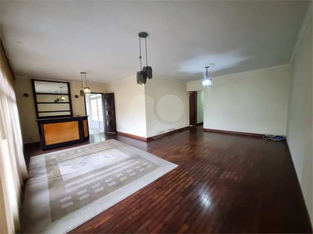 Casa à venda com 3 quartos, sendo 1 suíte,  em Jardim Leonor Mendes de Barros, São Paulo, SP