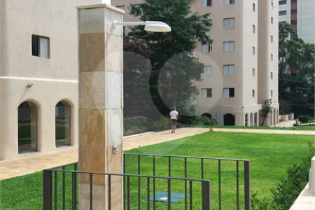 Apartamento à venda com 3 quartos em Vila Suzana, São Paulo, SP